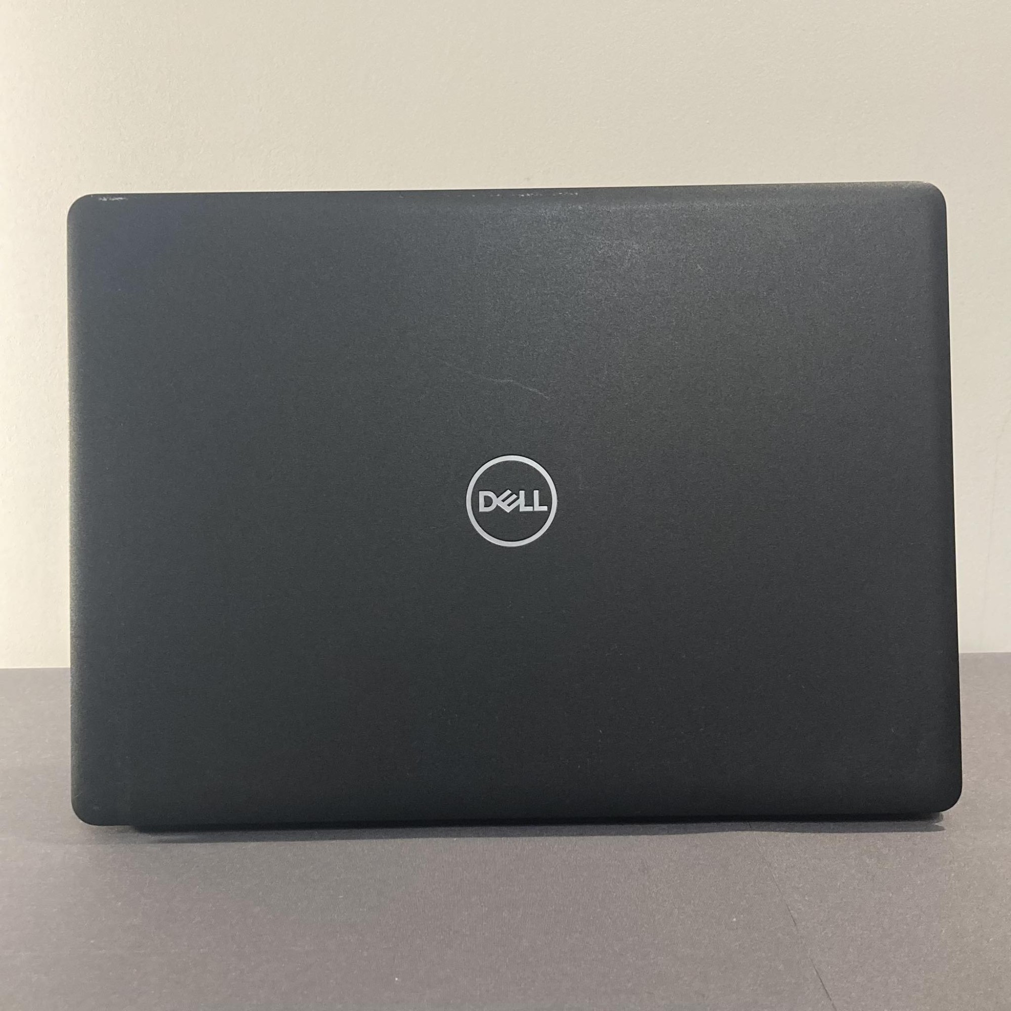 Dell Latitude 3490 Dell Latitude 3490