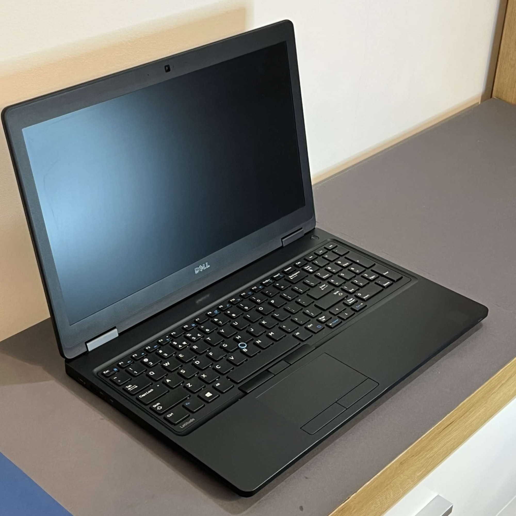 Dell Latitude 5580 Dell Latitude 5580