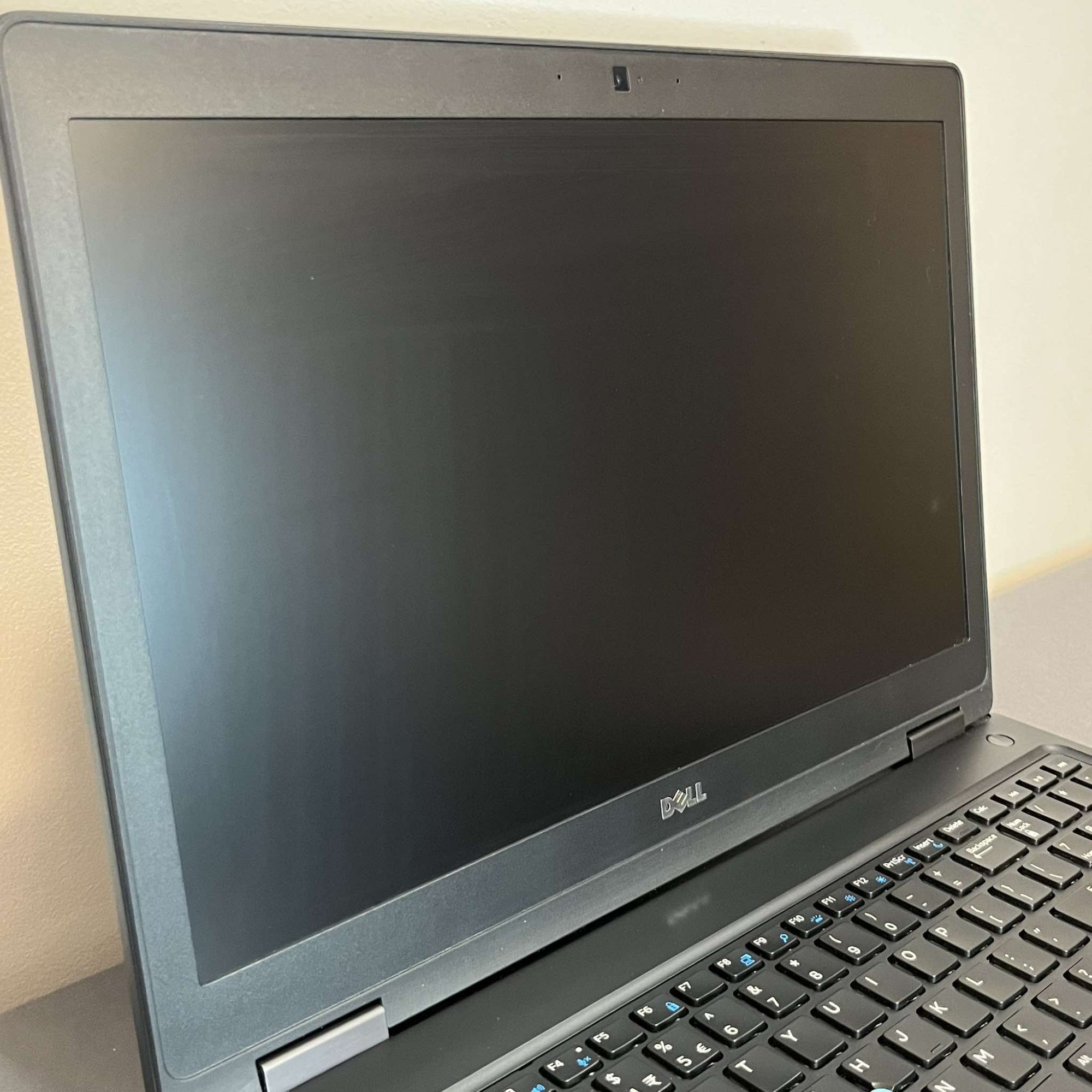 Dell Latitude 5580 Dell Latitude 5580