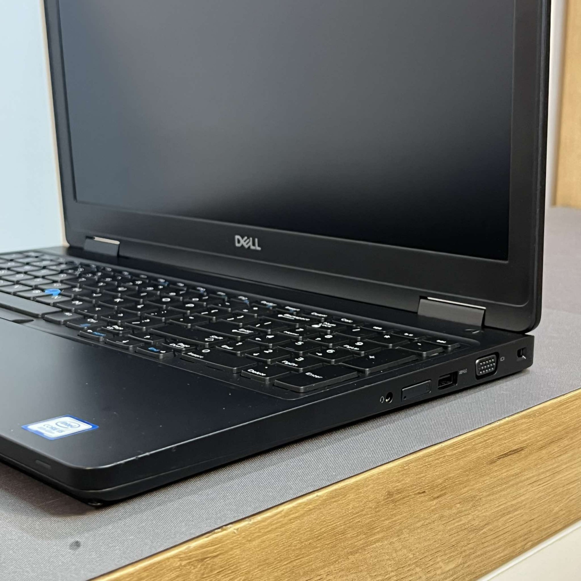 Dell Latitude 5590 Dell Latitude 5590