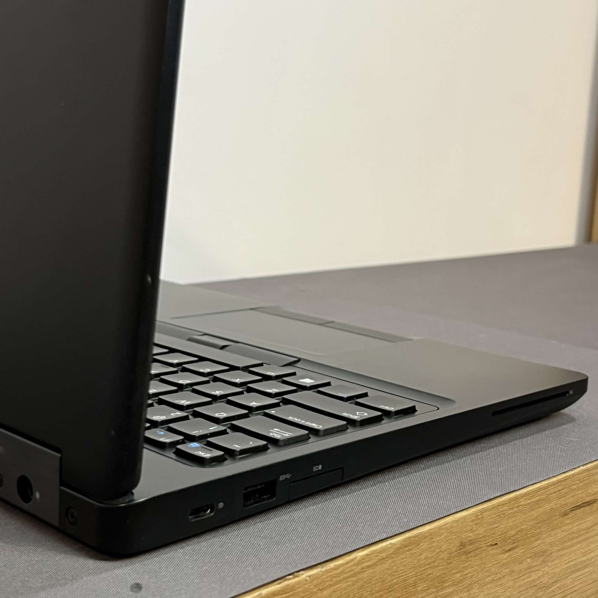 Dell Latitude 5590 Dell Latitude 5590