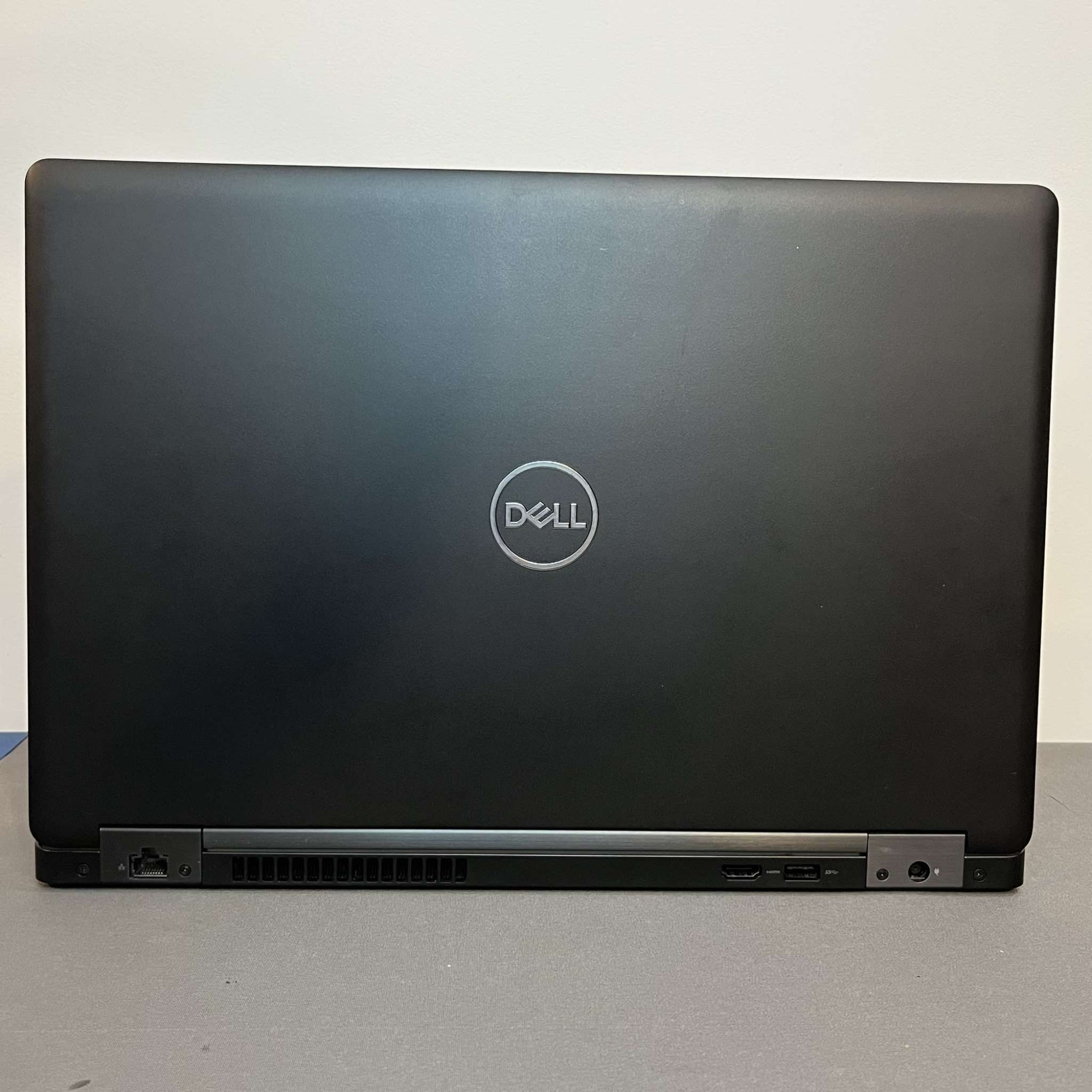 Dell Latitude 5590 Dell Latitude 5590