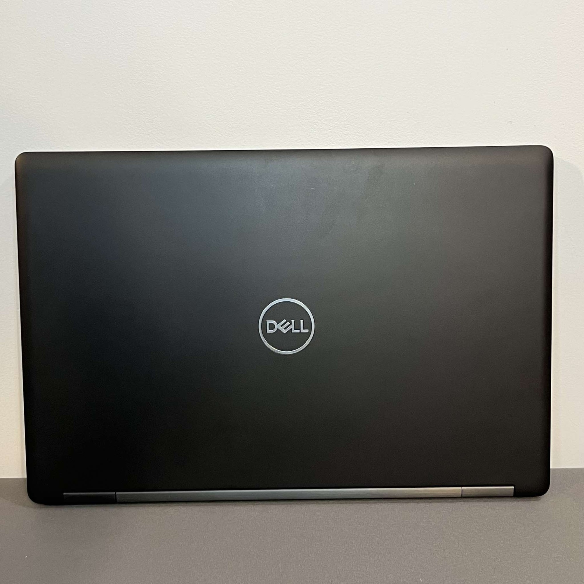 Dell Latitude 5590 Dell Latitude 5590
