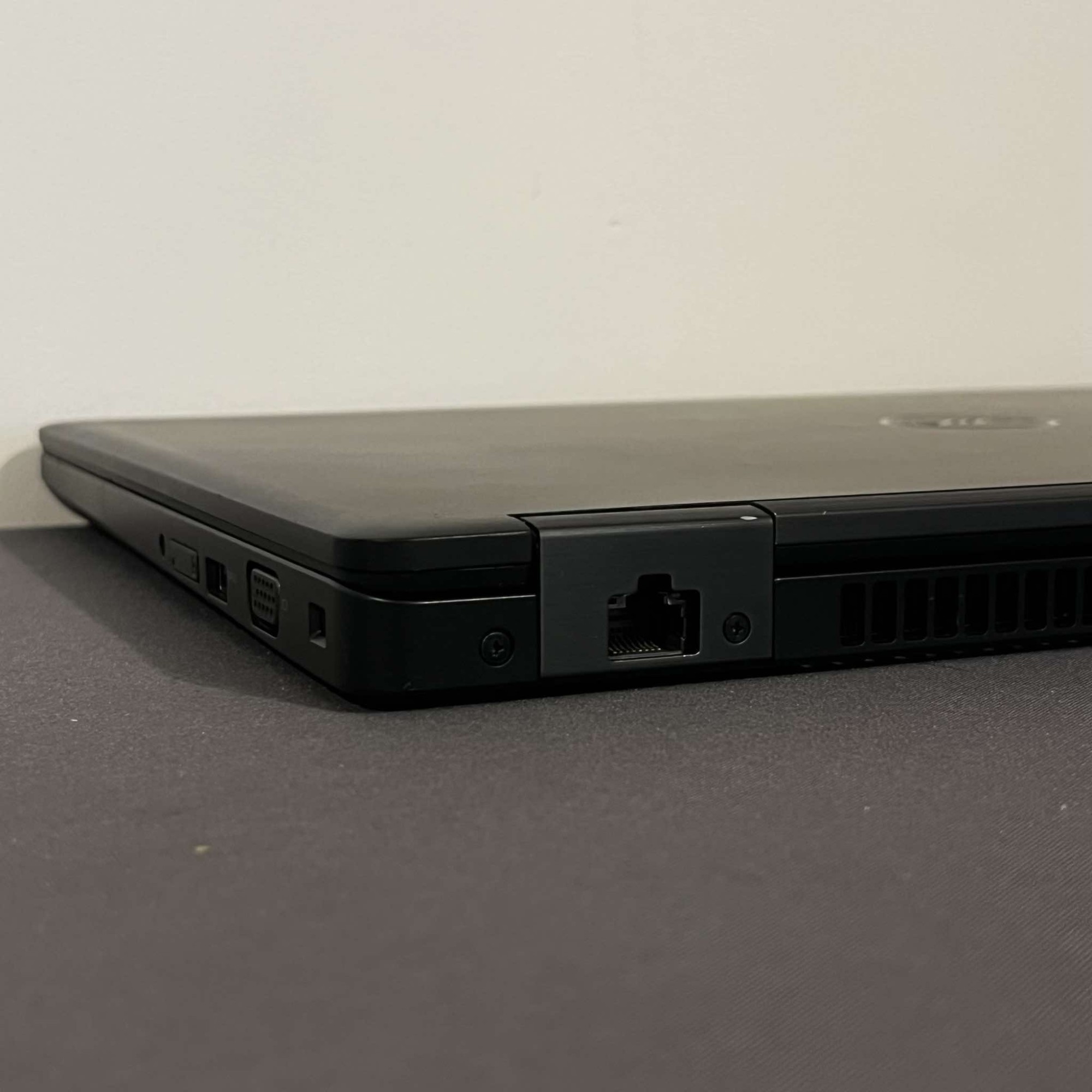 Dell Latitude 5590 Dell Latitude 5590
