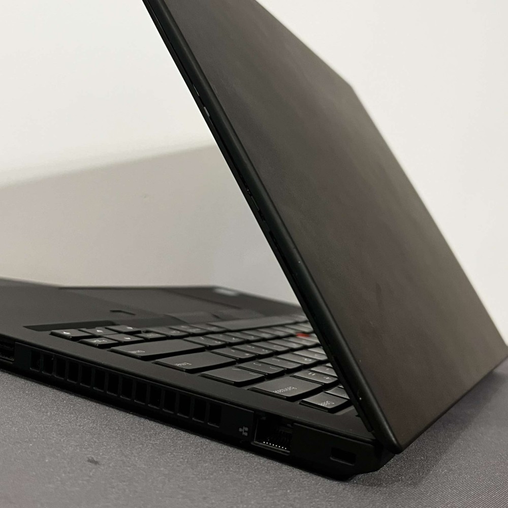 Lenovo ThinkPad T490