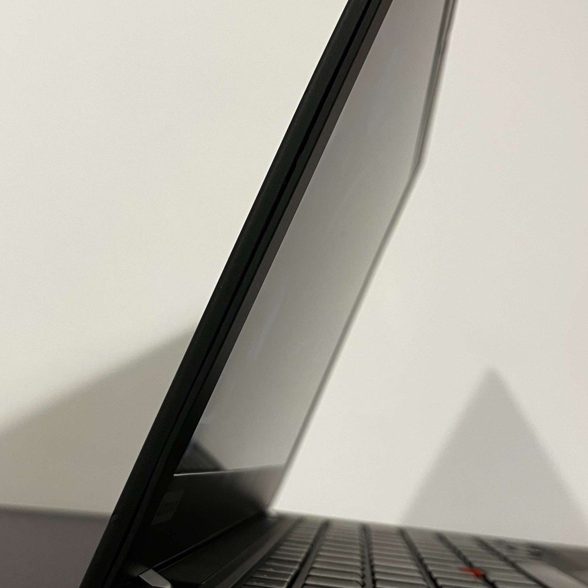 Lenovo ThinkPad T490 Lenovo ThinkPad T490