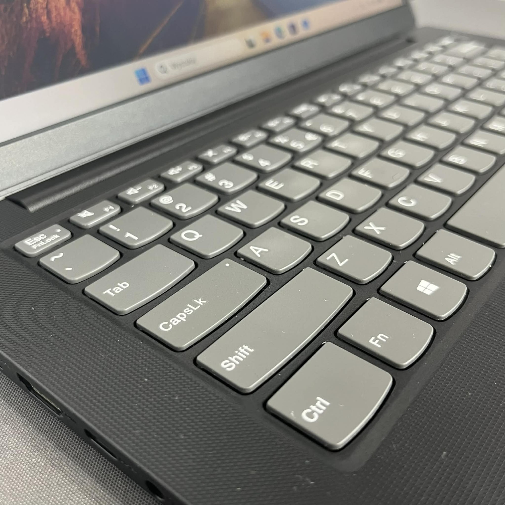 Lenovo V14 G2 ITL