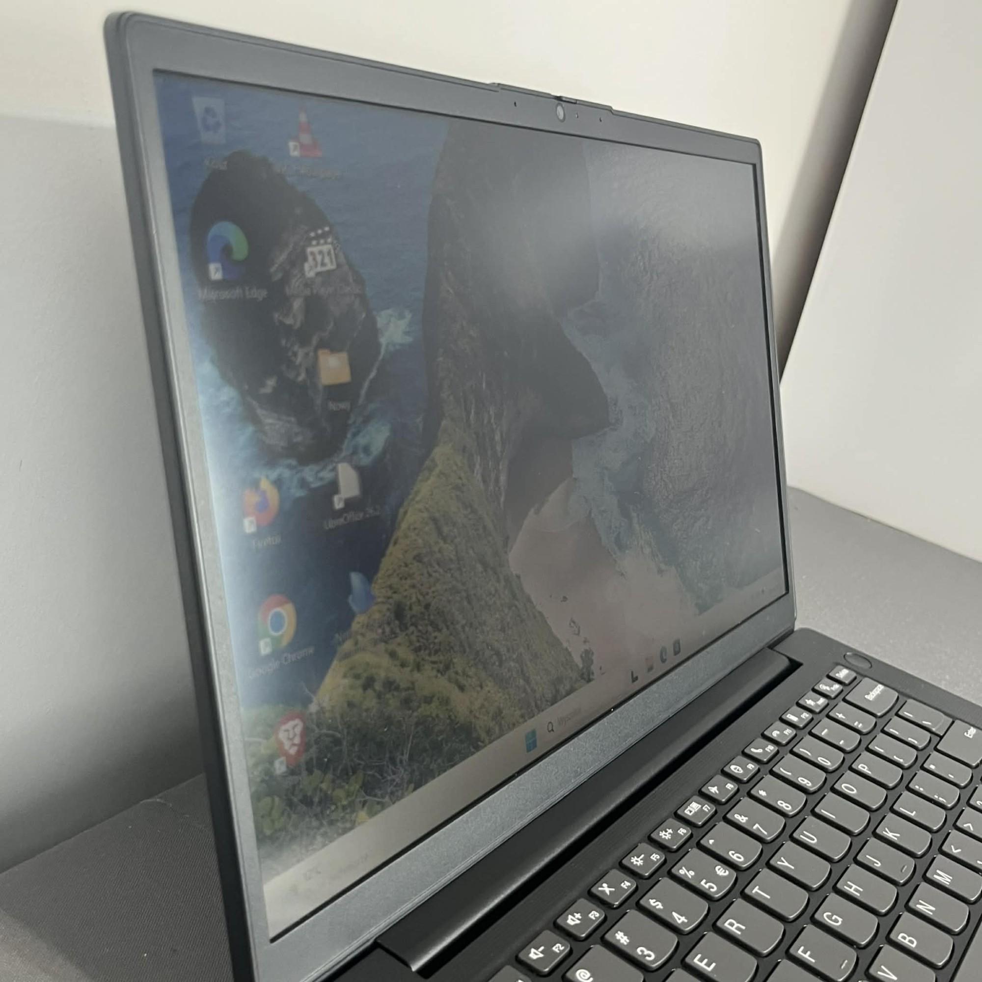 Lenovo V14 G4 AMN