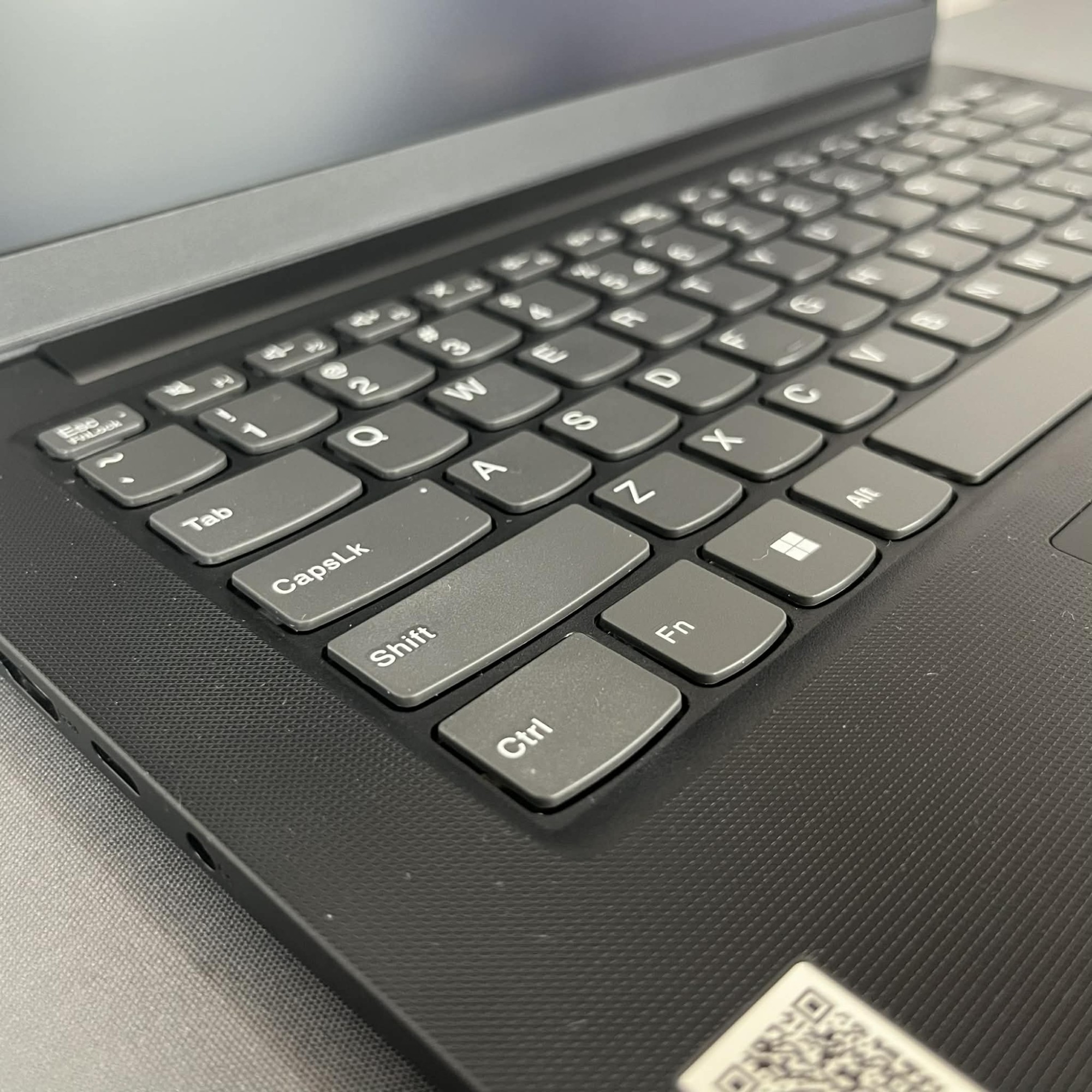 Lenovo V14 G4 AMN