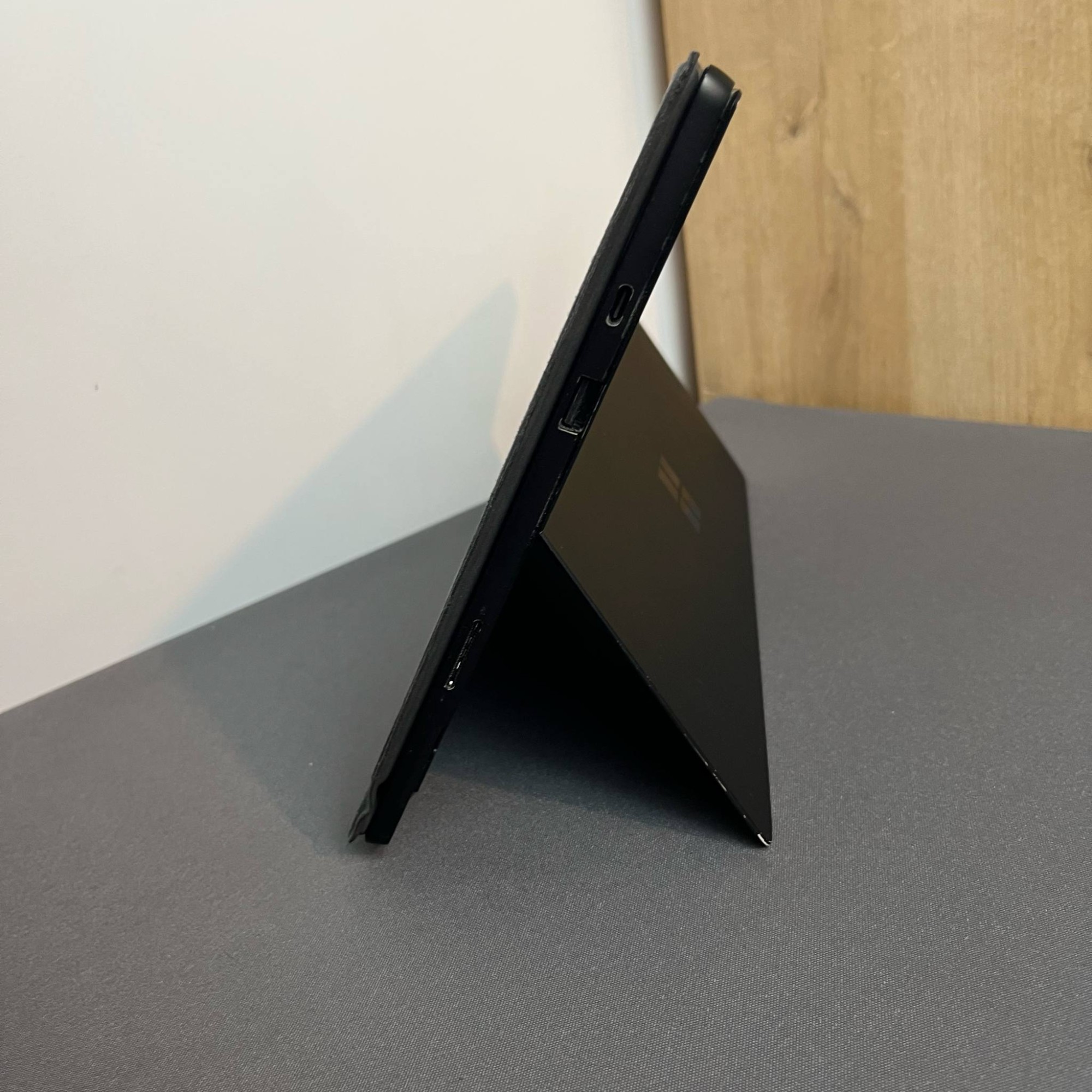 Microsoft Surface Pro 7 Microsoft Surface Pro 7
