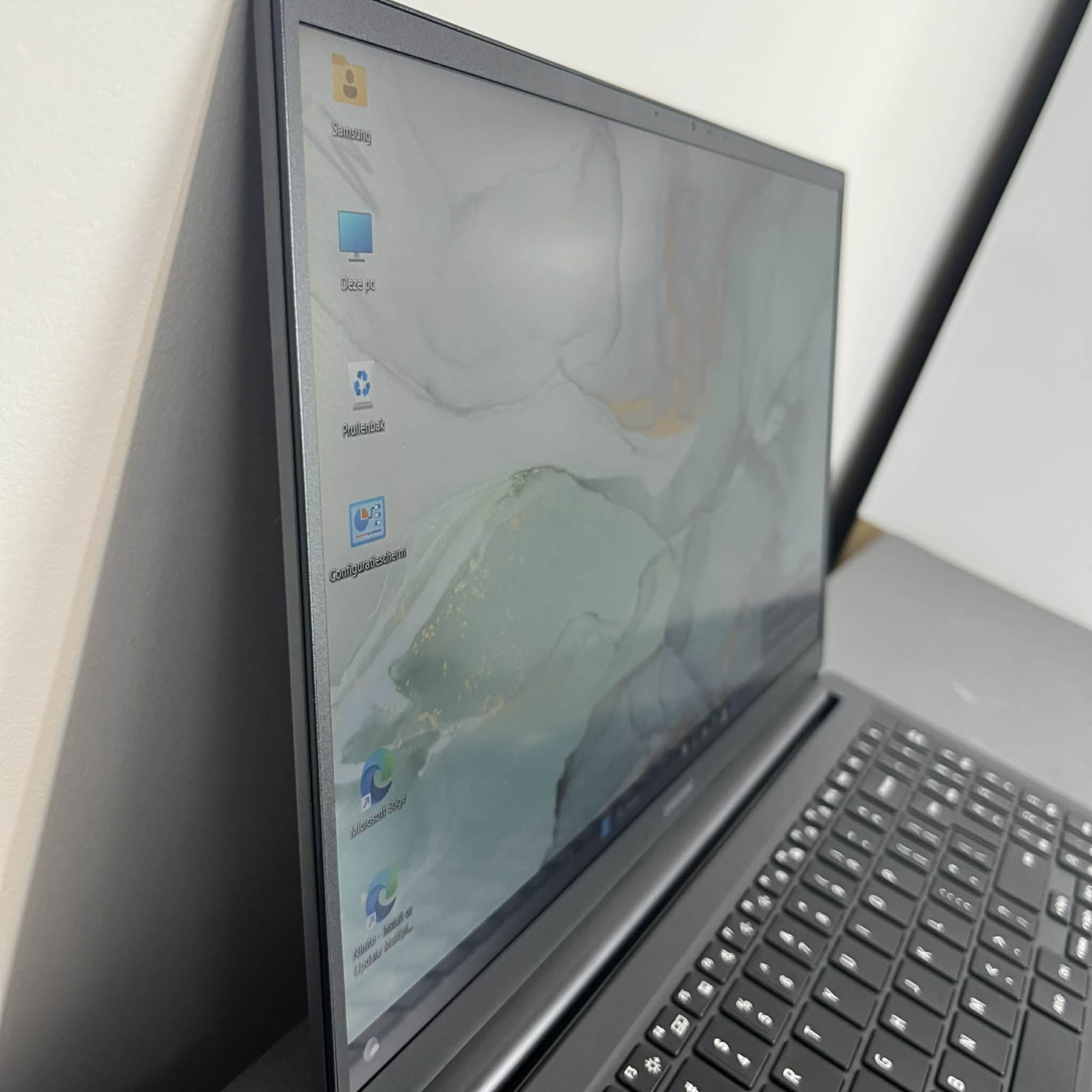 Samsung Galaxy Book 2