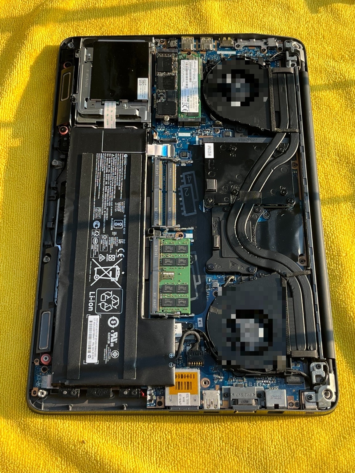 Rozebrany laptop